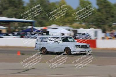 media/Oct-02-2022-24 Hours of Lemons (Sun) [[cb81b089e1]]/1020am (Front Straight)/